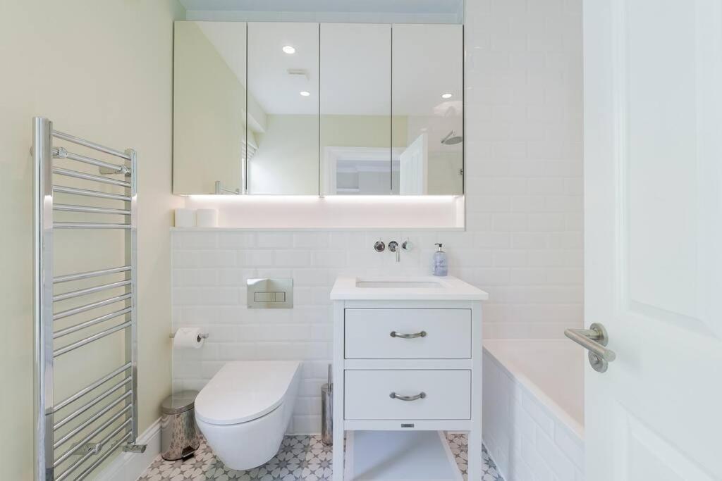 Stunning Two Bed Apartment Rh8 ロンドン エクステリア 写真