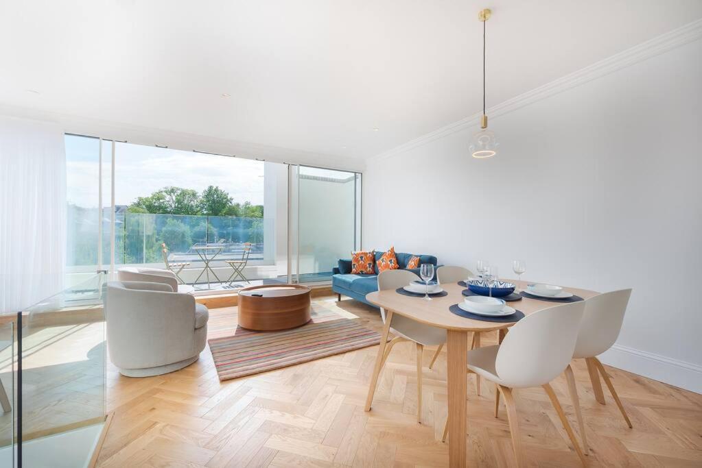 Stunning Two Bed Apartment Rh8 ロンドン エクステリア 写真